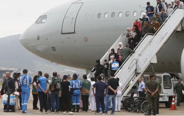 Unos 200 libaneses que huyen de la guerra llegan a Foz de Yguazú - La Clave
