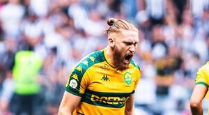 Versus / El homenaje especial de Cuiabá a Isidro Pitta por sus 100 partidos