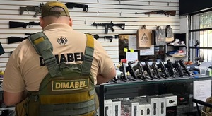Militares y policías entregaron más de 100 armas al crimen organizado, confirma Dimabel - Noticiero Paraguay