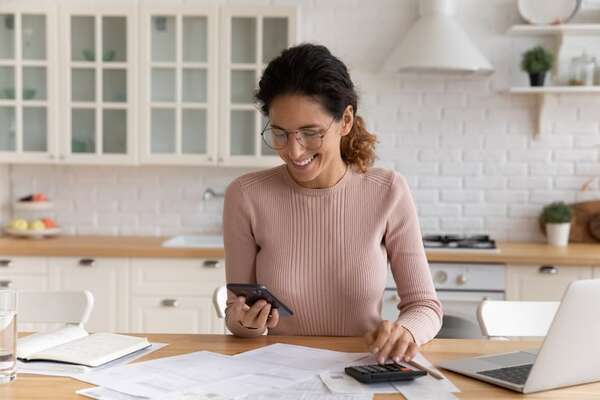 Esperando el aguinaldo: consejos para aprovechar al máximo el décimo tercer salario - Negocios - ABC Color
