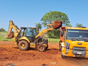 Ejecutan trabajos de mantenimiento vial en Misiones y Caaguazú - .::Agencia IP::.