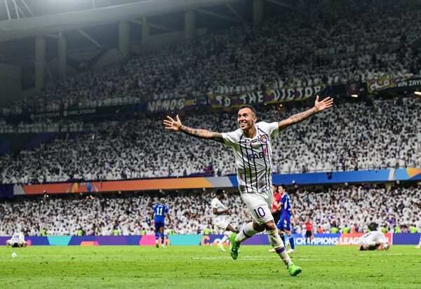 Versus / El "Kaku" Romero Gamarra y su orgullo por compartir con leyendas del fútbol