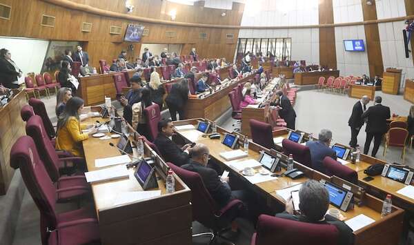 Cartistas operan para que comisión “garrote” continúe con “licencia para perseguir” - Política - ABC Color