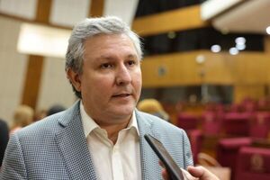 Filizzola critica "incoherencia absoluta" del presidente Peña por ataques a la prensa