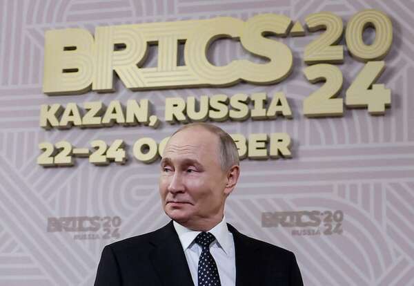 Contra la hegemonía del dólar: Putin insiste con intercambios con monedas nacionales - Mundo - ABC Color