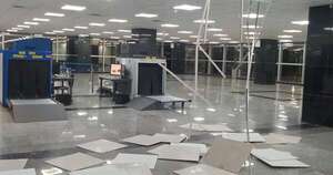 Diario HOY | Caída del cielorraso en el aeropuerto: “Es llamativo, es una obra nueva”