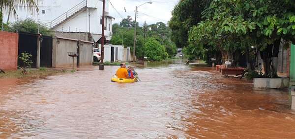 Buscan solución definitiva a la constante inundación de populoso barrio de Ciudad del Este - ABC en el Este - ABC Color