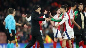 Arsenal gana sin lustre