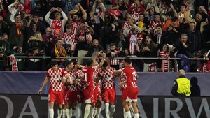 Montilivi celebra la primera victoria del Girona en la Champions