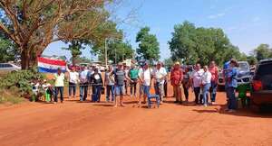 Pobladores de San Pedro afectados por una construcción vial se movilizan para exigir indemnización - Nacionales - ABC Color