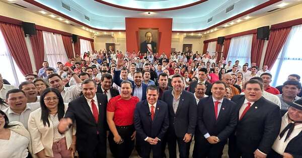 La Nación / Cartes ratifica apoyo al Gobierno de Santiago Peña