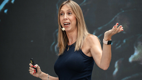 La clave para liderar con impacto: cómo la emoción transforma la comunicación en el entorno laboral