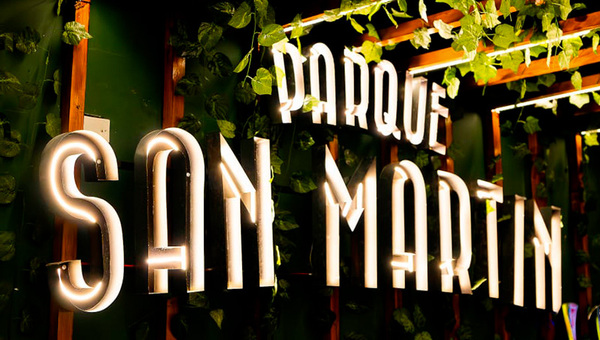Parque San Martín: el nuevo bar-pub que fusiona gastronomía cosmopolita con un entorno botánico