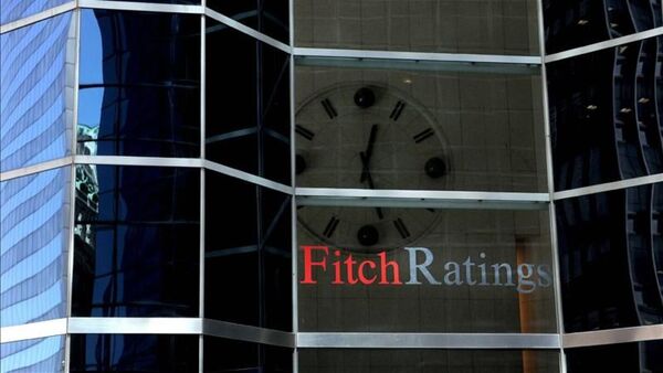 Fitch mantiene calificación BB+ y destaca debilidades