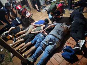 Balacera, tras asalto a camión de encomiendas, deja un muerto y 10 detenidos - La Clave