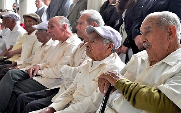 Abuelitos deben extremar cuidados para evitar fáciles afecciones de garganta, advierte especialista – La Mira Digital