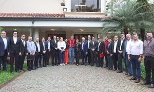 Gobierno destina USD 100 millones para mejorar caminos en Alto Paraná