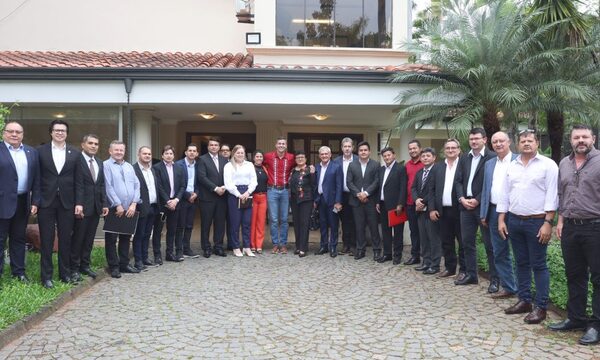 Gobierno destina USD 100 millones para mejorar caminos en Alto Paraná