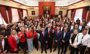 Más de 100 dirigentes de Fuerza Republicana se suman a Honor Colorado en Alto Paraná