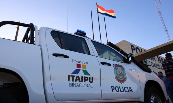 Entregan patrulleras a comisarías del sur de Alto Paraná