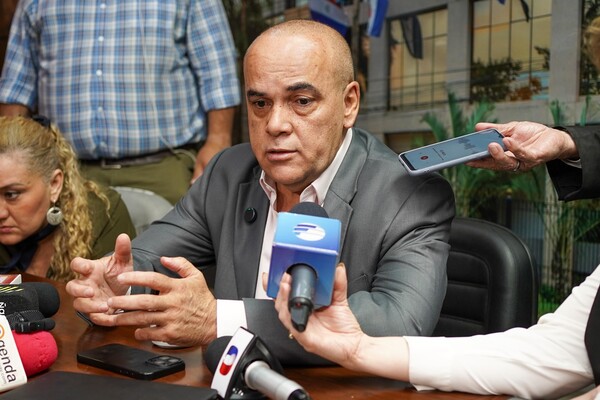 Senado invitó a titular del IPS para explicar operaciones con bancos - 1000 Noticias