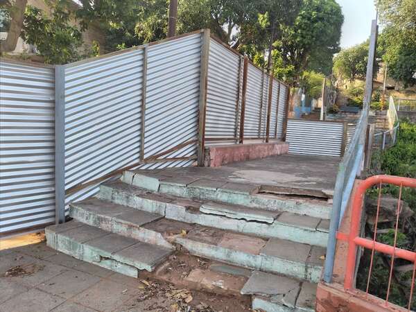 Vecinos del mirador de Ita Pytã Punta recalcan que no quieren mudarse y piden reparación - Nacionales - ABC Color