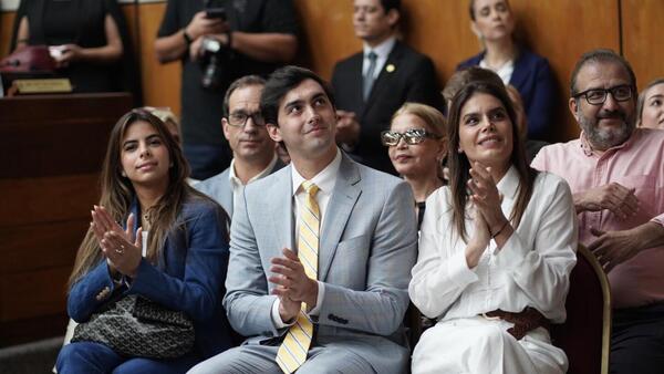 Diego Domínguez recibe reconocimiento del Congreso
