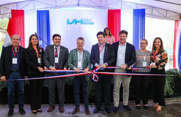 Van Hessen: la industria de embutidos inauguró nueva instalación en Limpio
