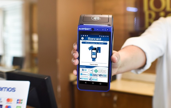 Comercios empiezan a aceptar pagos instant谩neos con PIX, el sistema m谩s popular de los brasile帽os