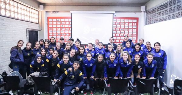 Poniendo énfasis en la ética en el fútbol femenino | Asociación Paraguaya de Fútbol