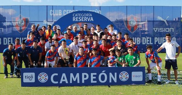 Cerro Porteño recibió el título de campeón | Asociación Paraguaya de Fútbol