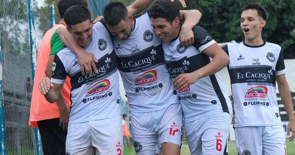 Tarde a puro fútbol en la Primera B | Asociación Paraguaya de Fútbol
