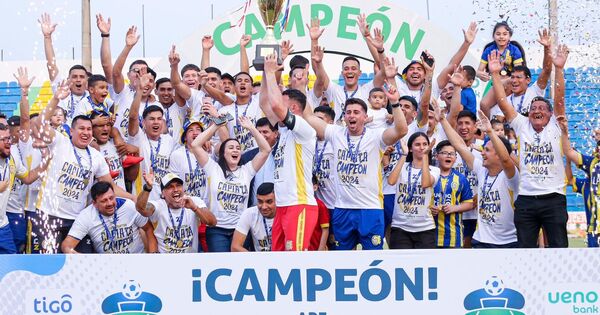 Deportivo Capiatá recibió el título de campeón y River Plate es de Intermedia | Asociación Paraguaya de Fútbol