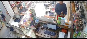 Descuidistas roban perfumes en farmacia de Concepción