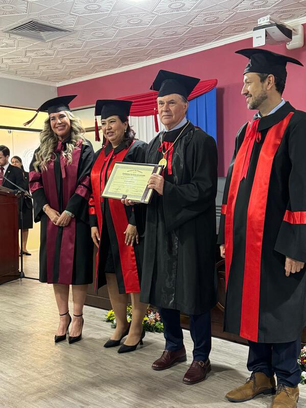 UNA concedió doctorado honoris causa a director general del IICA por contribuciones al agro regional - .::Agencia IP::.