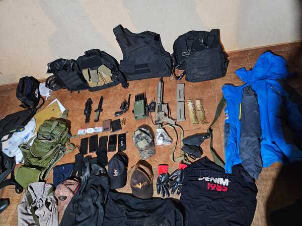 Presentan evidencias incautadas de un aguantadero en Ciudad del Este - ADN Digital