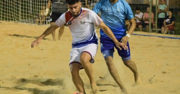 En plena disputa la etapa 4 de la Superliga de Fútbol Playa | Asociación Paraguaya de Fútbol
