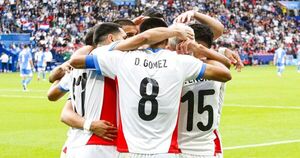 Unidos en busca del objetivo | Asociación Paraguaya de Fútbol