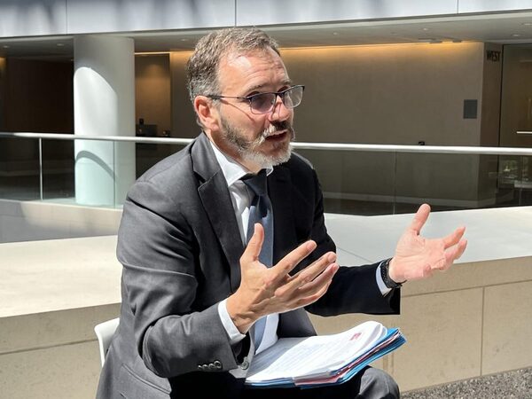 El FMI espera dos recortes m谩s de la Fed este a帽o y cuatro en 2025