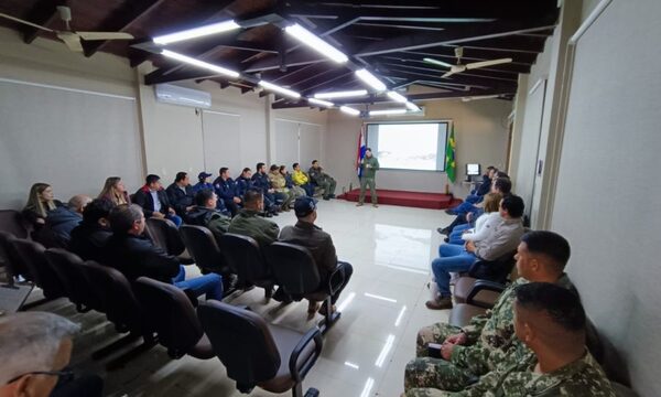 Bomberos y vecinos se preparan para enfrentar incendios forestales