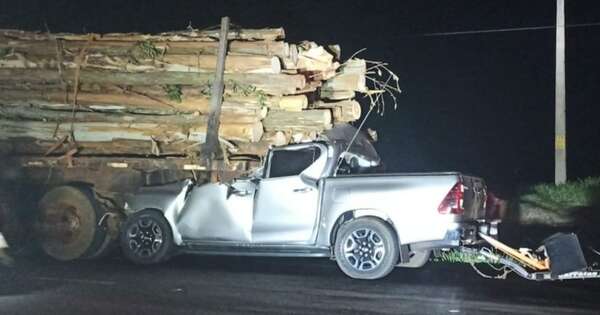 La Nación / Padre e hijo fallecen en terrible accidente vial en Canindeyú