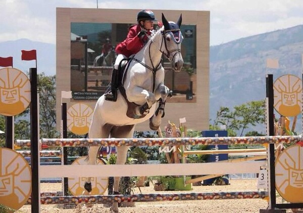 Amazona paraguaya gana bronce en sudamericano de Ecuador