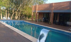 Pareja fue maniatada por delincuentes para robarles joyas, dinero y vehículo