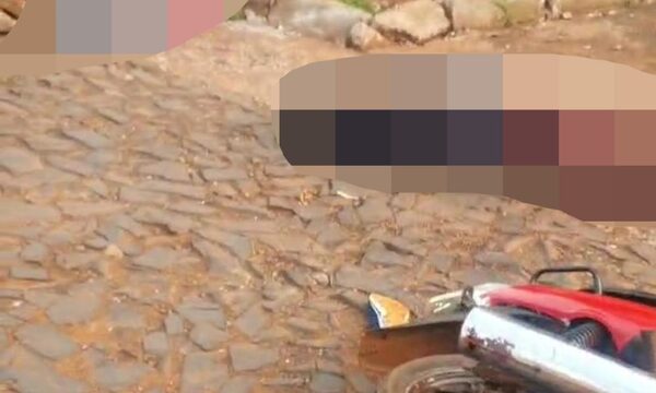Accidente de motos deja a madre, hija y joven con graves lesiones