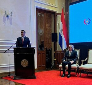 GOBIERNO NACIONAL CONDECORA AL ARTISTA IGNACIANO KOKI RUÍZ CON LA ORDEN NACIONAL DE MÉRITO