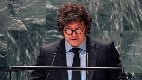 Milei advirtió a diplomáticos: "deben acompañar las ideas de la libertad o dar un paso al costado" - 1000 Noticias