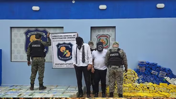 Transportaban pasajeros y algo más: chofer y guarda detenidos por carga de marihuana oculta