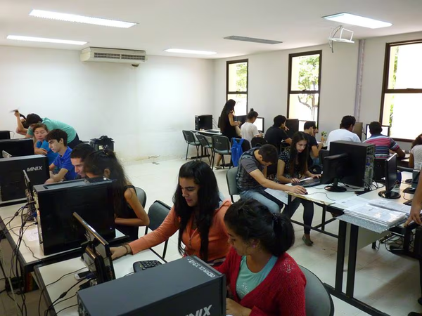 Nuevos cursos en informática serán habilitados en septiembre en varias zonas del país