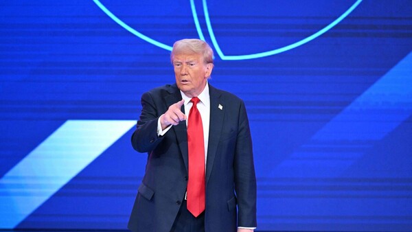 Maná, Alejandro Fernández y Paquita la del Barrio piden votar contra el "odio" de Trump