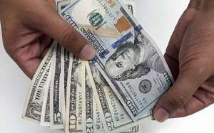 Cotización del dólar avanza y se aproxima a los G. 8.000 - Economía - ABC Color